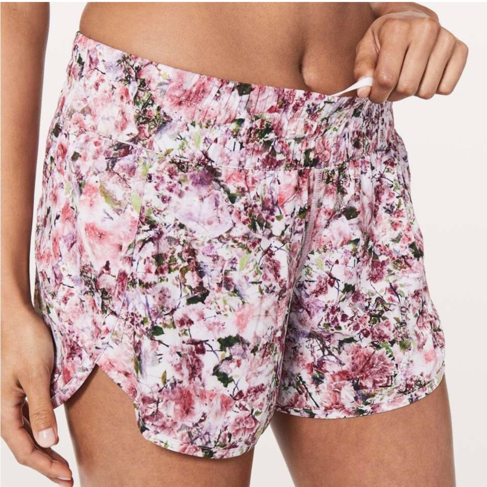 Lululemon tracker shorts size 8